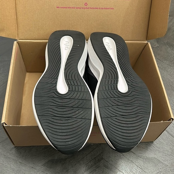 Ryka Flourish Walking Shoe (WIDE) - Picture 3 of 10